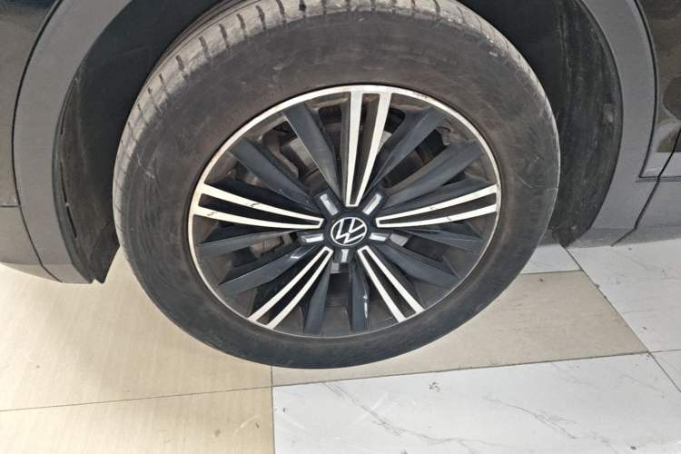 Used Volkswagen Tiguan L 2021 330TSI Automatic Two-Wheel Drive Comfort Edition Left Front Wheel Hub