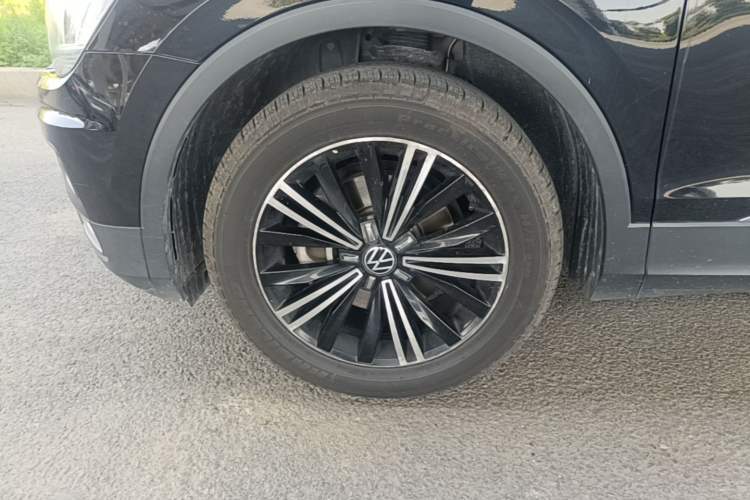 Used Volkswagen Tiguan L 2021 330TSI Automatic Two-Wheel Drive Smart Edition Left Front Wheel Hub