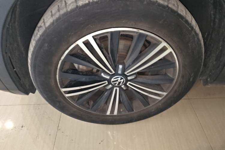 Used Volkswagen Tiguan L 2021 330TSI Automatic Two-Wheel Drive Comfort Edition Left Front Wheel Hub