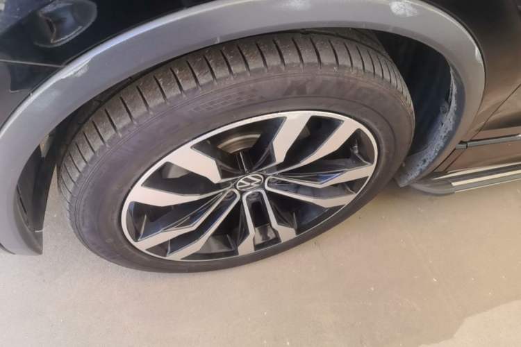 Used Volkswagen Tiguan L 2021 330TSI Automatic Two-Wheel Drive R-Line Flagship Edition Left Front Wheel Hub
