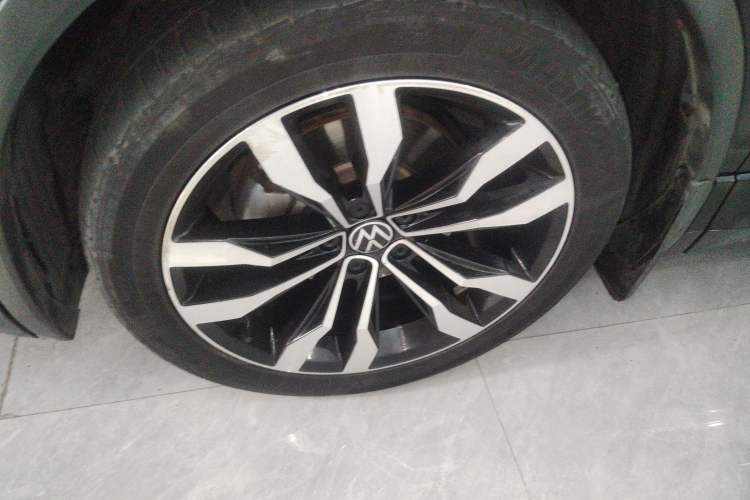 Used Volkswagen Tiguan L 2021 330TSI Automatic Two-Wheel Drive R-Line Enhanced Edition Left Front Wheel Hub