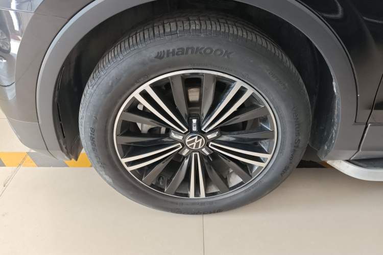 Used Volkswagen Tiguan L 2021 330TSI Automatic Two-Wheel Drive Smart Edition Left Front Wheel Hub