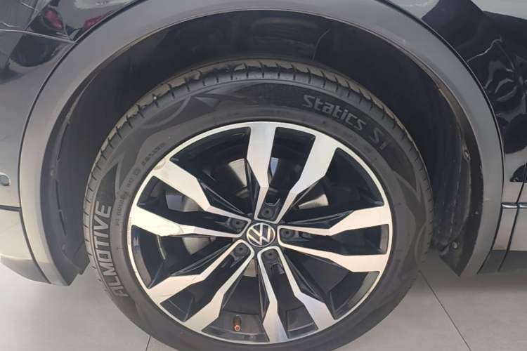 Used Volkswagen Tiguan L 2021 330TSI Automatic Two-Wheel Drive R-Line Enhanced Edition Left Front Wheel Hub