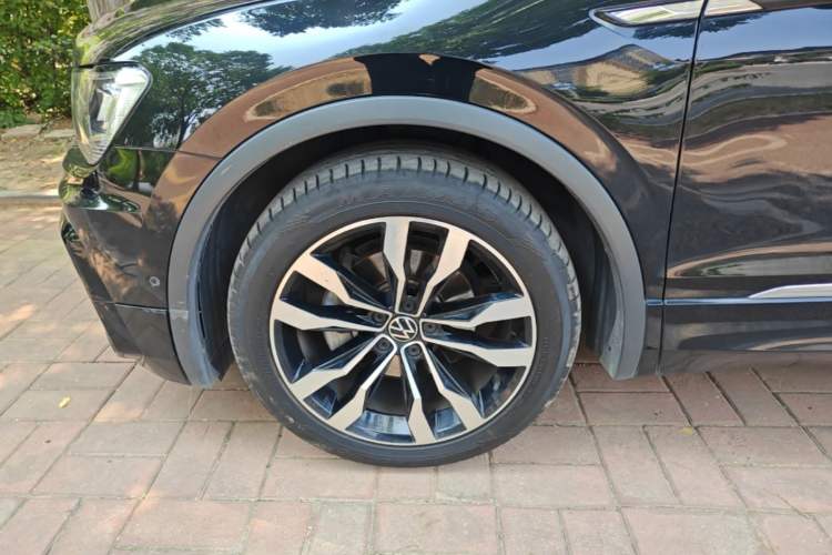 Used Volkswagen Tiguan L 2021 330TSI Automatic Two-Wheel Drive R-Line Enhanced Edition Left Front Wheel Hub