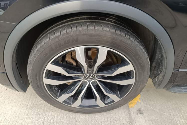 Used Volkswagen Tiguan L 2021 330TSI Automatic Two-Wheel Drive R-Line Enhanced Edition Left Front Wheel Hub