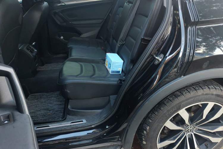 Used Volkswagen Tiguan L 2021 330TSI Automatic Two-Wheel Drive R-Line Enhanced Edition Left Rear Seat