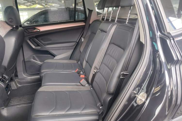 Used Volkswagen Tiguan L 2021 330TSI Automatic Two-Wheel Drive Smart Edition Left Rear Seat