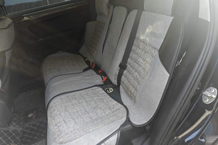 Used Volkswagen Tiguan L 2021 330TSI Automatic Two-Wheel Drive R-Line Enhanced Edition Left Rear Seat
