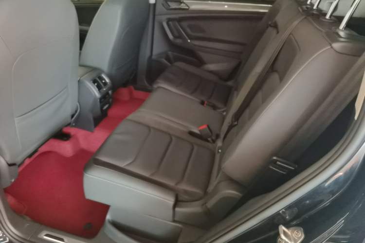 Used Volkswagen Tiguan L 2021 380TSI Automatic All-Wheel Drive R-Line Comfort Plus 7-Seater Left Rear Seat