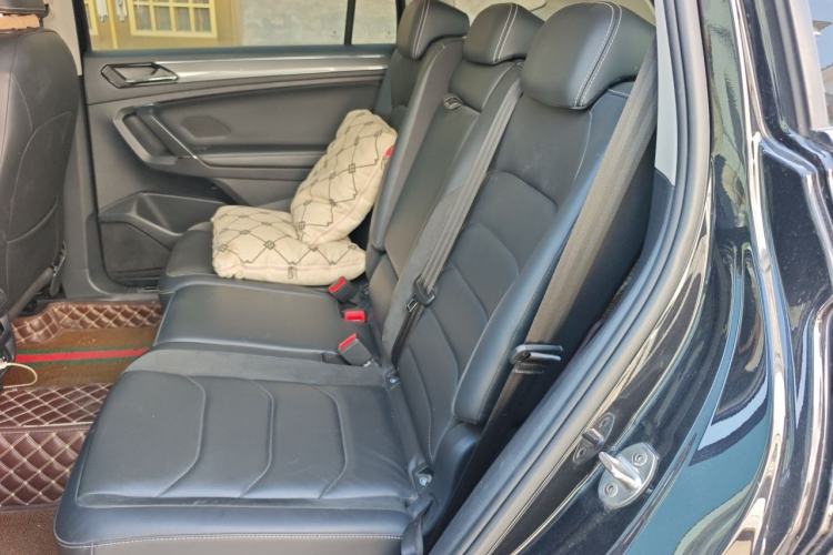 Used Volkswagen Tiguan L 2021 330TSI Automatic Two-Wheel Drive R-Line Enhanced Edition Left Rear Seat