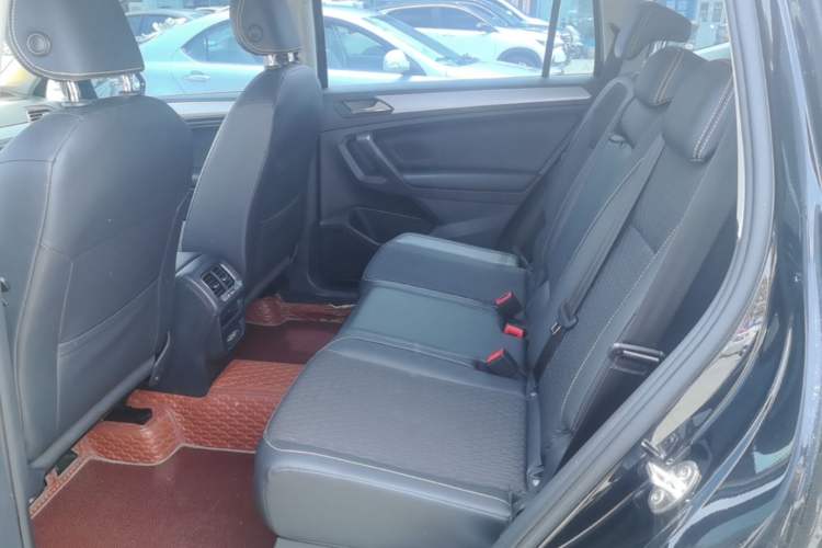 Used Volkswagen Tiguan L 2021 330TSI Automatic Two-Wheel Drive Comfort Edition Left Rear Seat