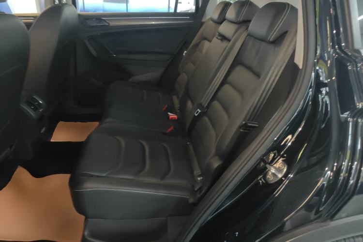 Used Volkswagen Tiguan L 2021 330TSI Automatic Two-Wheel Drive R-Line Enhanced Edition Left Rear Seat