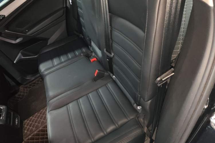 Used Volkswagen Tiguan L 2021 330TSI Automatic Two-Wheel Drive Comfort Edition Left Rear Seat