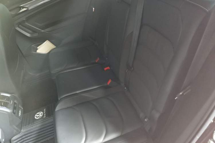 Used Volkswagen Tiguan L 2021 330TSI Automatic Two-Wheel Drive R-Line Enhanced Edition Left Rear Seat