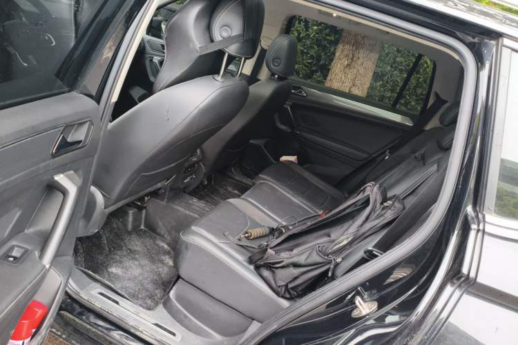 Used Volkswagen Tiguan L 2021 330TSI Automatic Two-Wheel Drive R-Line Enhanced Edition Left Rear Seat
