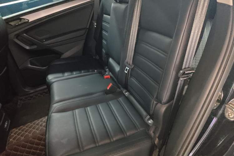 Used Volkswagen Tiguan L 2021 330TSI Automatic Two-Wheel Drive Comfort Edition Left Rear Seat