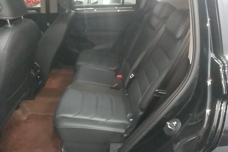 Used Volkswagen Tiguan L 2021 330TSI Automatic Two-Wheel Drive R-Line Enhanced Edition Left Rear Seat
