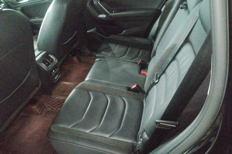 Used Volkswagen Tiguan L 2021 330TSI Automatic Two-Wheel Drive R-Line Enhanced Edition Left Rear Seat