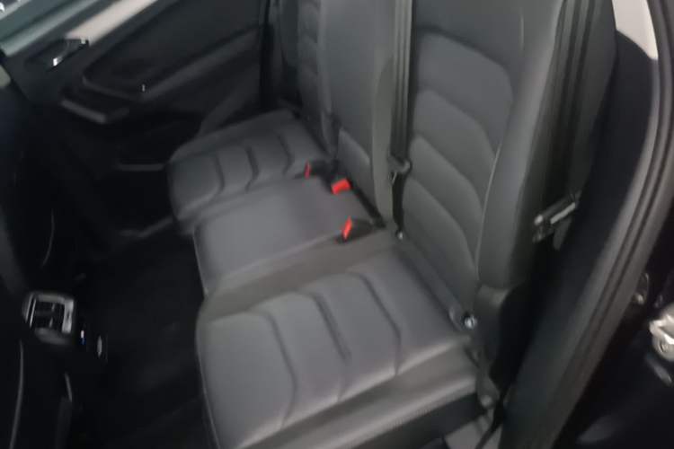Used Volkswagen Tiguan L 2021 330TSI Automatic Two-Wheel Drive Smart Edition Left Rear Seat