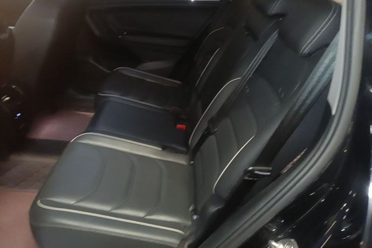 Used Volkswagen Tiguan L 2021 330TSI Automatic Two-Wheel Drive R-Line Flagship Edition Left Rear Seat