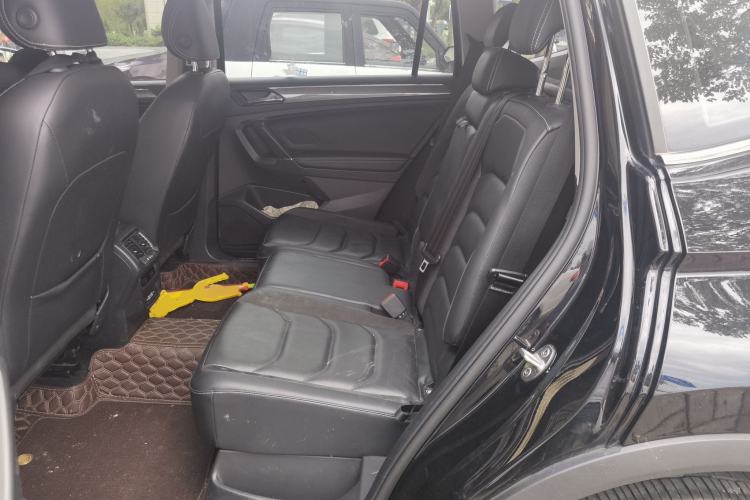 Used Volkswagen Tiguan L 2021 330TSI Automatic Two-Wheel Drive R-Line Enhanced Edition Left Rear Seat