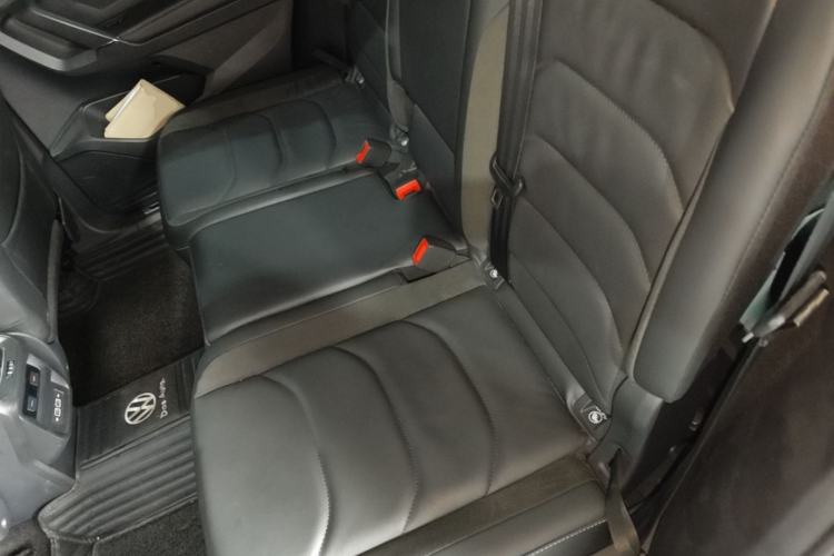 Used Volkswagen Tiguan L 2021 330TSI Automatic Two-Wheel Drive R-Line Enhanced Edition Left Rear Seat
