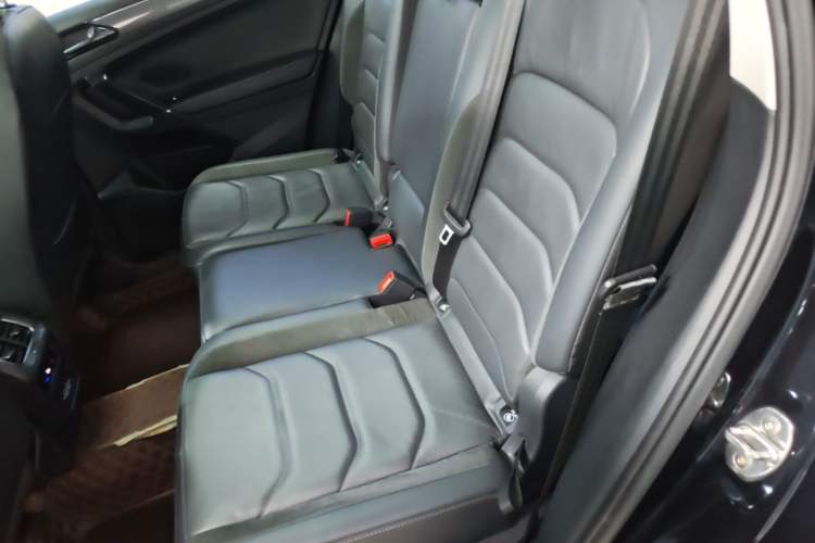Used Volkswagen Tiguan L 2021 330TSI Automatic Two-Wheel Drive R-Line Enhanced Edition Left Rear Seat