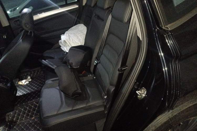 Used Volkswagen Tiguan L 2021 330TSI Automatic Two-Wheel Drive Smart Edition Left Rear Seat