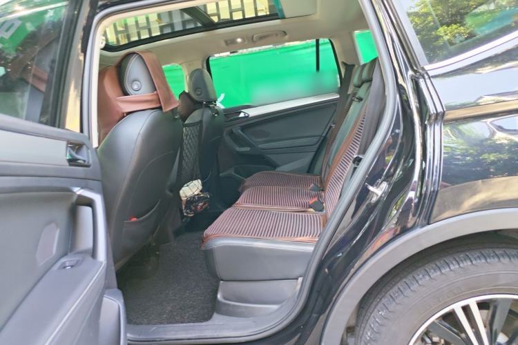 Used Volkswagen Tiguan L 2021 330TSI Automatic Two-Wheel Drive Smart Edition Left Rear Seat