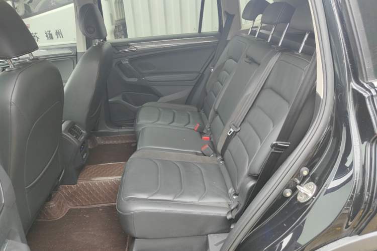 Used Volkswagen Tiguan L 2021 330TSI Automatic Two-Wheel Drive R-Line Enhanced Edition Left Rear Seat