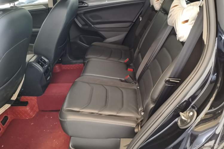Used Volkswagen Tiguan L 2021 330TSI Automatic Two-Wheel Drive R-Line Enhanced Edition Left Rear Seat