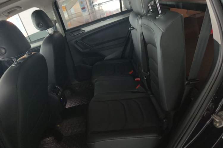 Used Volkswagen Tiguan L 2021 330TSI Automatic Two-Wheel Drive Smart Edition Left Rear Seat