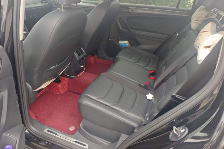 Used Volkswagen Tiguan L 2021 330TSI Automatic Two-Wheel Drive R-Line Enhanced Edition Left Rear Seat