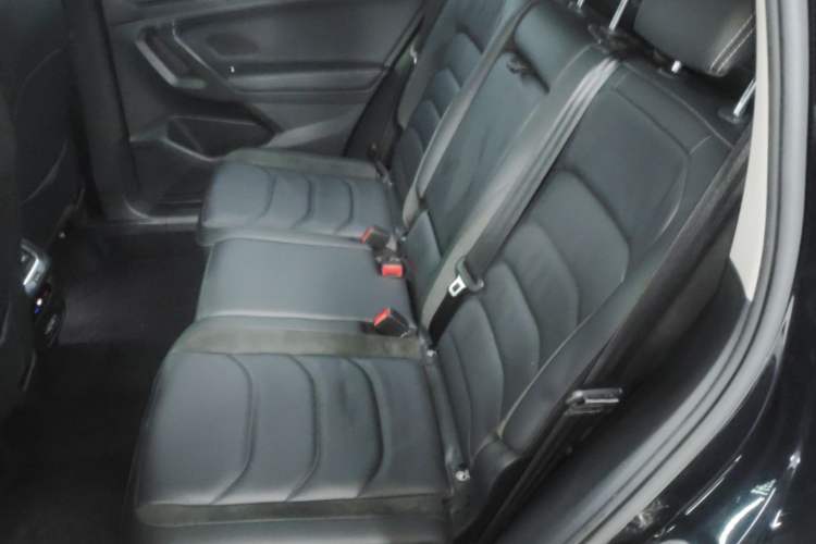Used Volkswagen Tiguan L 2021 330TSI Automatic Two-Wheel Drive Smart Edition Left Rear Seat