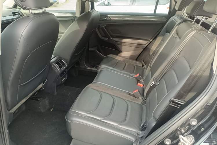 Used Volkswagen Tiguan L 2021 330TSI Automatic Two-Wheel Drive R-Line Enhanced Edition Left Rear Seat