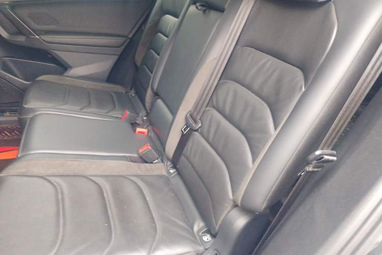 Used Volkswagen Tiguan L 2021 330TSI Automatic Two-Wheel Drive R-Line Enhanced Edition Left Rear Seat