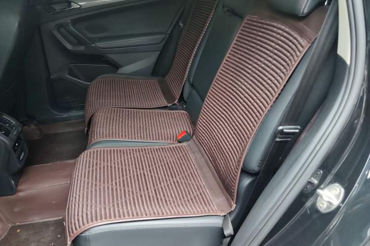 Used Volkswagen Tiguan L 2021 330TSI Automatic Two-Wheel Drive R-Line Enhanced Edition Left Rear Seat