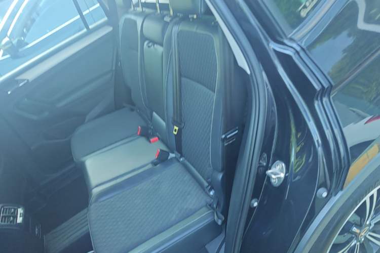 Used Volkswagen Tiguan L 2021 330TSI Automatic Two-Wheel Drive Comfort Edition Left Rear Seat