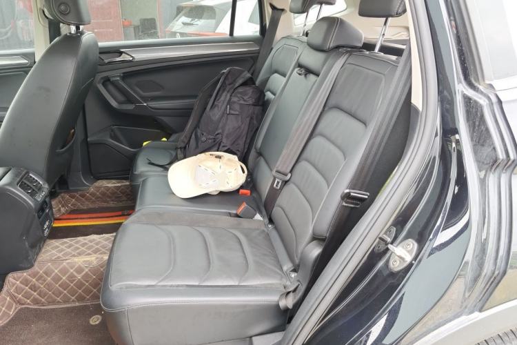 Used Volkswagen Tiguan L 2021 330TSI Automatic Two-Wheel Drive R-Line Enhanced Edition Left Rear Seat