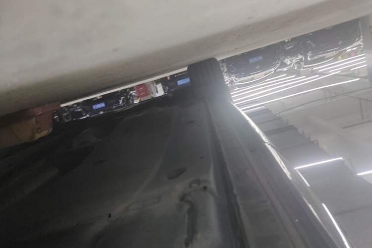 Used Volkswagen Tiguan L 2021 330TSI Automatic Two-Wheel Drive R-Line Flagship Edition Left Side Sill