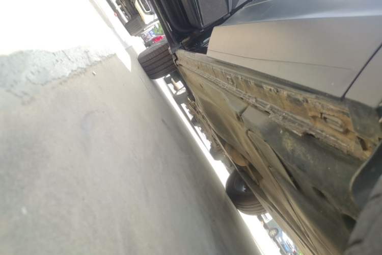 Used Volkswagen Tiguan L 2021 330TSI Automatic Two-Wheel Drive Comfort Edition Left Side Sill