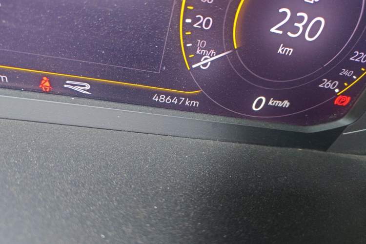 Used Volkswagen Tiguan L 2021 330TSI Automatic Two-Wheel Drive R-Line Enhanced Edition Odometer Close Up
