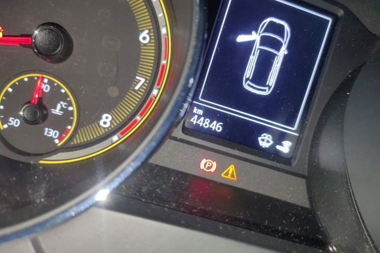 Used Volkswagen Tiguan L 2021 330TSI Automatic Two-Wheel Drive Comfort Edition Odometer Close Up