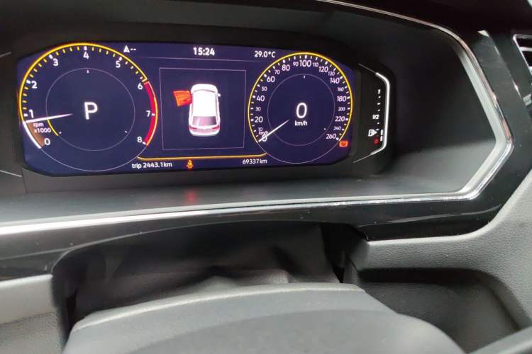 Used Volkswagen Tiguan L 2021 330TSI Automatic Two-Wheel Drive Smart Edition Odometer Close Up
