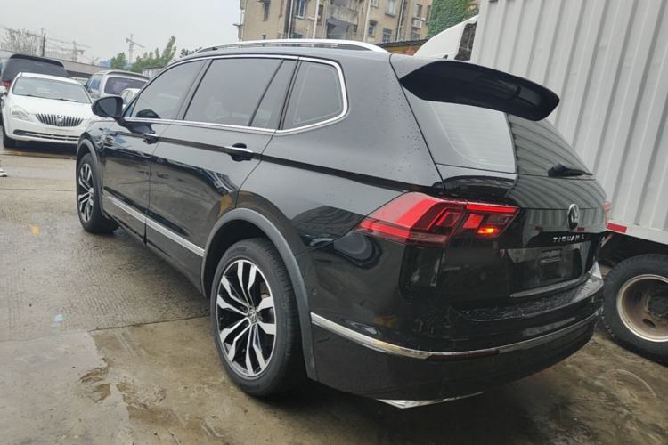 Used Volkswagen Tiguan L 2021 330TSI Automatic Two-Wheel Drive R-Line Enhanced Edition Rear Left 45 Deg