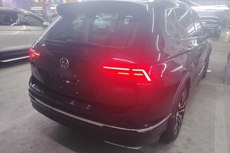 Used Volkswagen Tiguan L 2021 330TSI Automatic Two-Wheel Drive R-Line Flagship Edition Rear Right 45 Deg