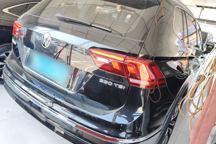 Used Volkswagen Tiguan L 2021 330TSI Automatic Two-Wheel Drive R-Line Enhanced Edition Rear Right 45 Deg