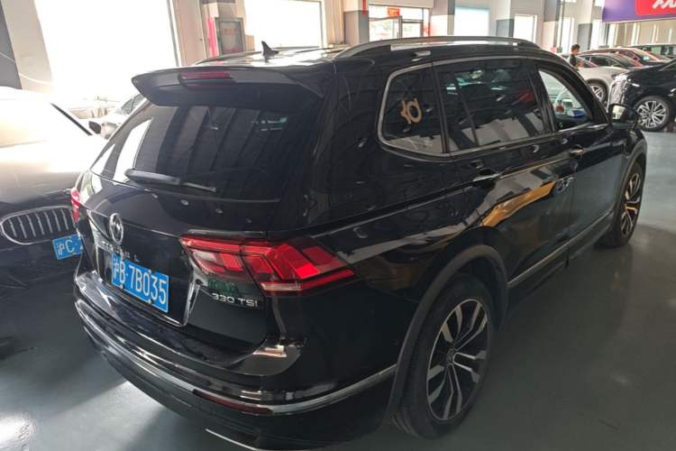 Used Volkswagen Tiguan L 2021 330TSI Automatic Two-Wheel Drive R-Line Enhanced Edition Rear Right 45 Deg