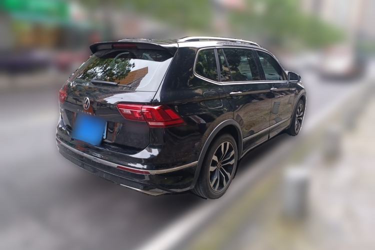 Used Volkswagen Tiguan L 2021 330TSI Automatic Two-Wheel Drive R-Line Enhanced Edition Rear Right 45 Deg