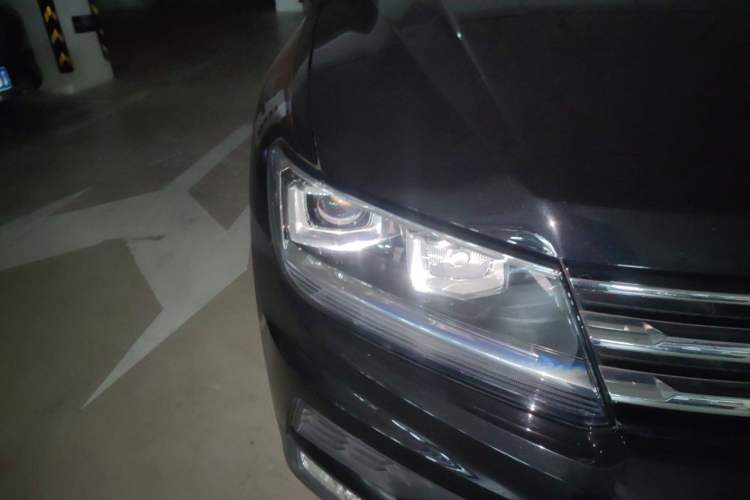 Used Volkswagen Tiguan L 2021 330TSI Automatic Two-Wheel Drive Comfort Edition Right Front Headlight